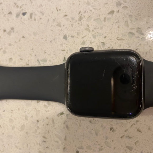 Apple Watch Series 4 40mm Space Gray Aluminum - Picture 4 of 6